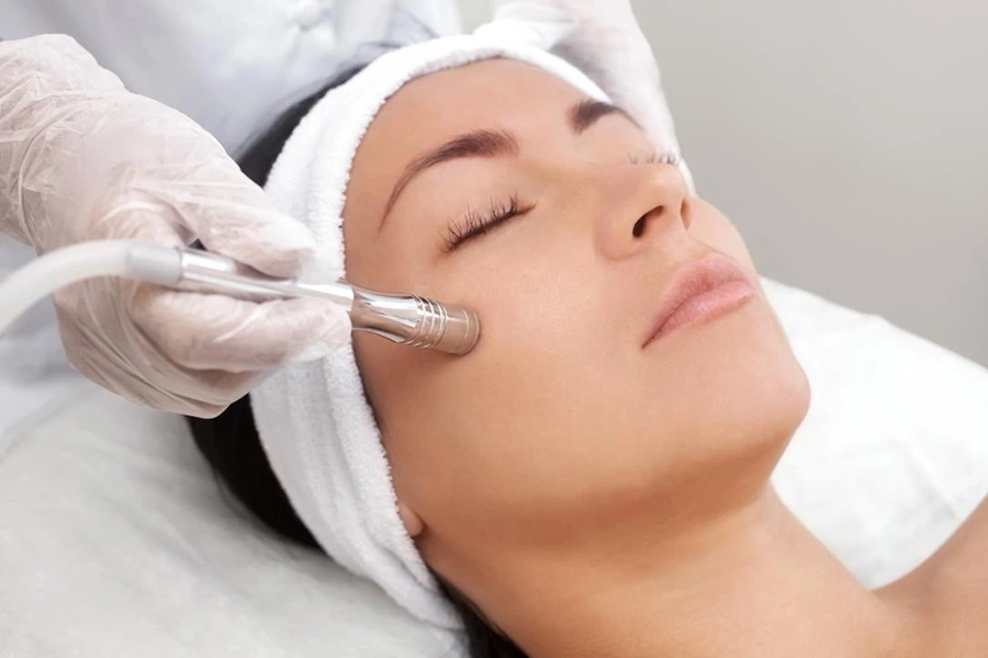 Máquina facial de hidrodermoabrasión Oxygen Revive para pieles apagadas y congestionadas
