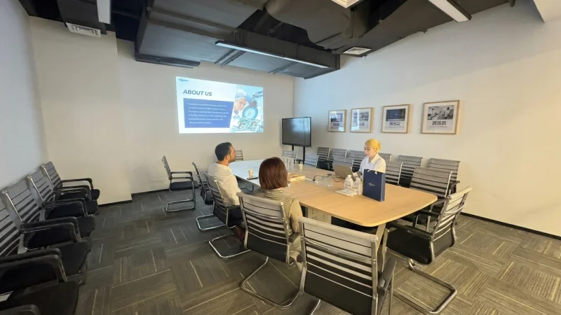 chilean-agent-mr-c-fotromed-factory-meeting-800x450