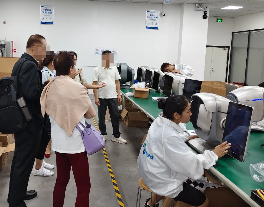 factory-tour-02
