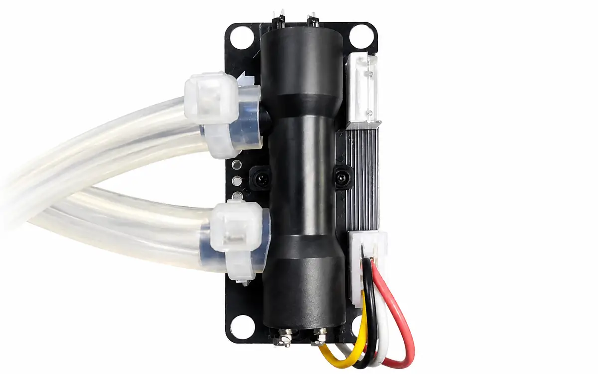 Built-in oxygen concentration sensor monitoring O2 output in Fotromed hydro-oxygen machine